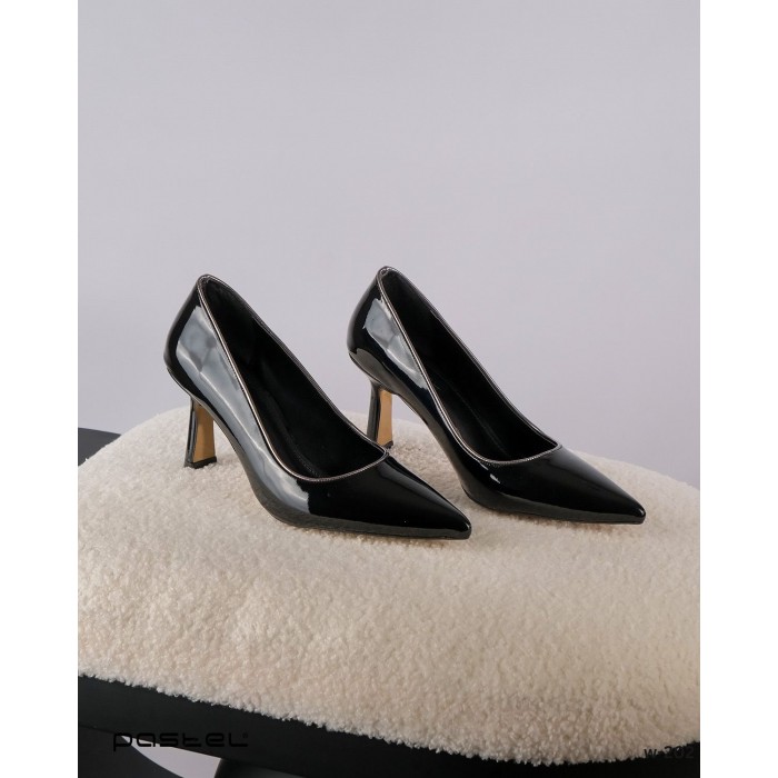 Women's heel shoes