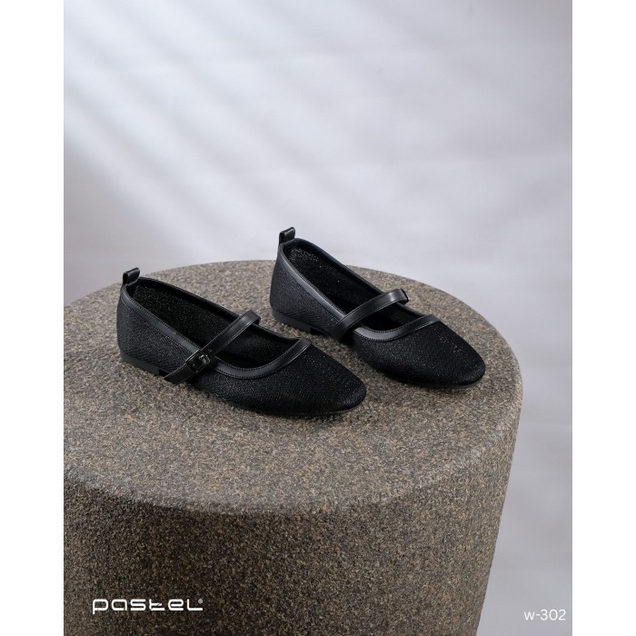 Women's flat shoes