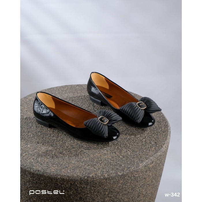 Women's flat shoes