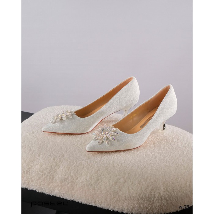 Women's heel shoes